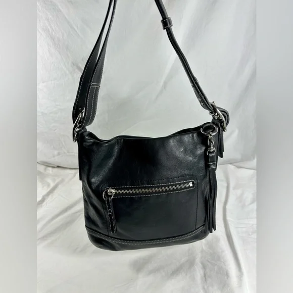 バッグ COACH Suede Tassel Shoulder Bag Hobo Vintage Coach suede tassel shoulder bag Excellent | Depop